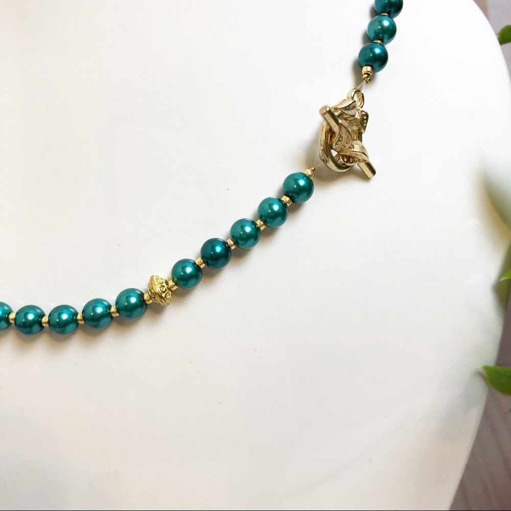 Swarovski Turquoise Pearl Gold Tone Bead Necklace - Picture 3 of 4